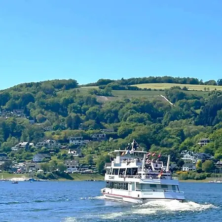 Fachwerkhaus Am Rursee, 2 Fuer 14 Personen Und 4 Hunde, Familien Und Firmen *